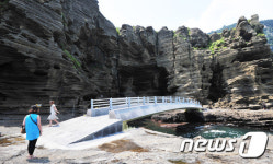 경관훼손 논란에 휩싸인 용머리해안 교량