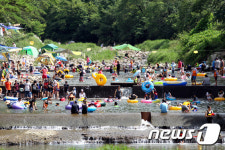 단양 여름휴가 절정…산·계곡 ‘인산인해’