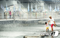 장흥대교 폭포분수 맞으며