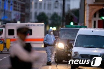 [사진] 영국 런던 칼부림…1명 사망·5명 부상