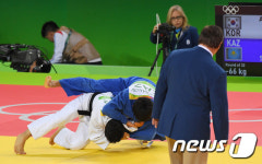 안바울의 호쾌한 업어치기 기술