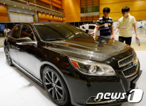 경량화 부품으로 만든 차 구경하세요