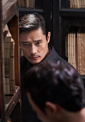 베일 벗은 의열단장…이병헌, '밀정'서 송강호·김지운과 재회