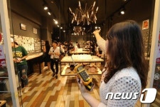 개문냉방 단속 첫 날, 명동은?