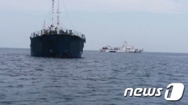 서귀포해경, 포구 바닥에 걸린 화물선 구조