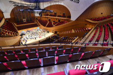 8월 개관 하는 롯데콘서트홀