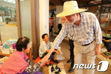 무주 반딧불시장 방문한 김무성 전 대표