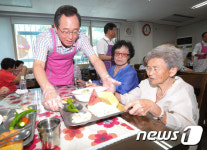 전북 14개 시군서 노인 2000명 초청 삼계탕 복달임