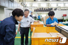 박근혜 대통령, 산학일체형 기업현장 방문