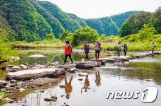 한옥에서 하룻밤…관광공사 9월의 걷기 좋은 길은?
