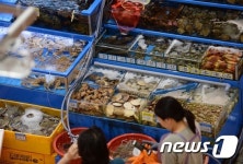콜레라 직격탄 맞은 수산시장