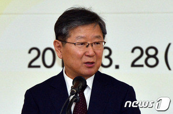 송희영 전 주필 형 송희준 정부 3.0추진위원장 '사퇴'