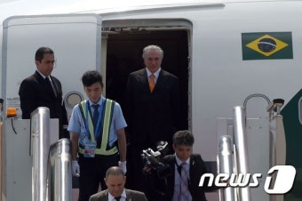 [사진] 중국에 도착한 브라질 새 대통령
