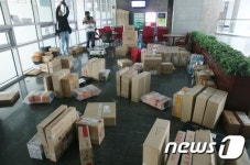 김영란법 영향? 한산한 의원회관 택배보관소