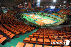 구름관중·흥행부진…청주서 국제행사 희비 엇갈려