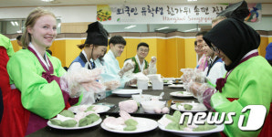 누가 더 잘빚나