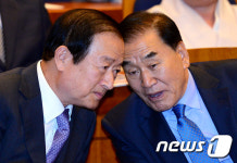 머리 맞댄 최병국-이재오