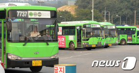 승객 감소로 3백대 감축 예고된 서울 시내버스