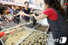 추석 앞둔 강정-유과 가계