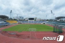 청주종합경기장, 국제 축구경기 치를 수 있게 확장