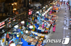 콜레라 여파 한숨나오는 수산시장 상인들