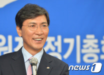 축사하는 안희정 충남도지사