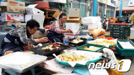 [르포]추석 대목 맞은 신철원시장, 상인들 웃음꽃 ‘활짝’
