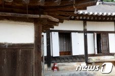 [추석연휴 가볼만한 민속마을&고택] ① 옛것 그대로 시간이 멈춘 곳 ‘강원 고성 왕곡마을’