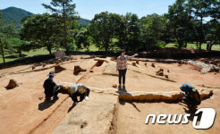 전설의 백제왕릉, 부여 능산리 발굴