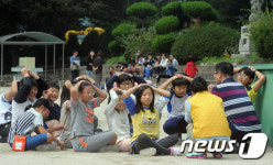경주 3.5규모 지진 발생대피한 학생들