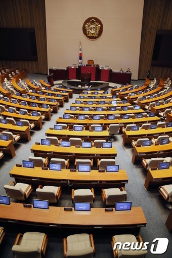 오후로 연기된 대정부질문