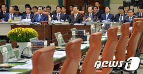 감사원 국감, 여당의원들의 빈 자리