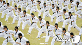 특전사 대원들의 태권도 시범