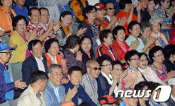 웃음꽃피는 효자손 어르신 대축제