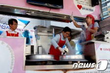 김문수 전 경기도지사 자장면 드시고 봉사하세요