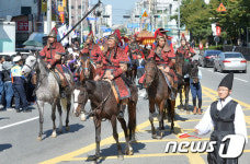 물렀거라