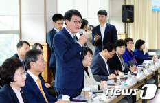 인사말 하는 김광수 의원