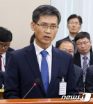 질의 답하는 김흥렬 KT&G 부사장