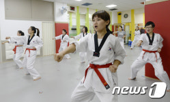 태권! 외치는 이주여성들