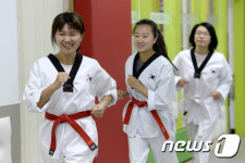 이주여성들의 즐거운 태권도 시간