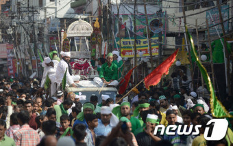 인도 힌두 성지 종교집회서 압사사고…19명 사망