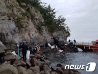 새만금환경청, 군산 횡경도 일원서 쓰레기 수거
