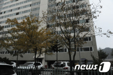 베일에 가려진 정윤회씨와 그 집