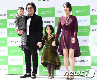 이범수-이윤진 부부, '소다 남매와 함께 가족 나들이~'