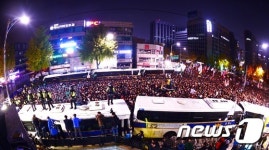내자동로터리로 몰리는 시민들