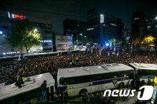 내자동로터리에 멈춰선 시민들
