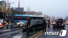 전주서 출근차량·시내버스 등 4대 충돌…8명 부상