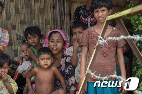 로힝야족, 軍탄압에 '생지옥' 고향떠나 방글라데시로 탈출 | 포토뉴스