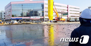 석촌역 일대 상수도관 터져 물난리