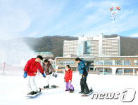 [화보]비발디파크 스키월드 25일 개장…1500명 몰려